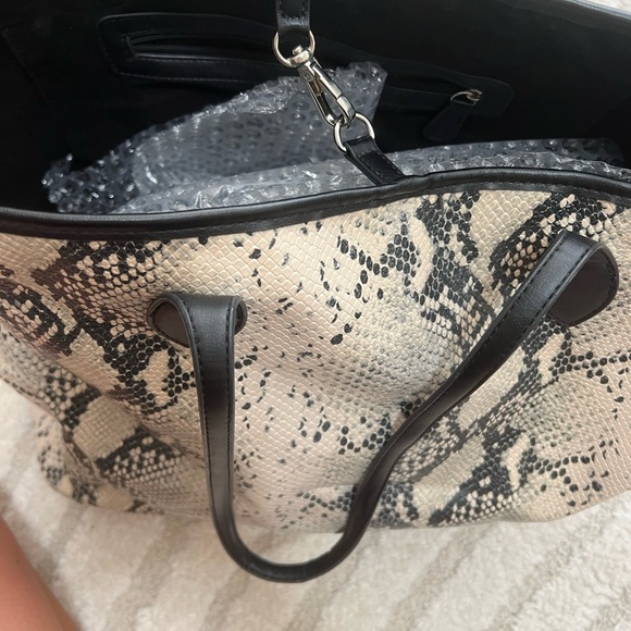 Steve Madden Snakeskin Tote - Picture 4 of 5